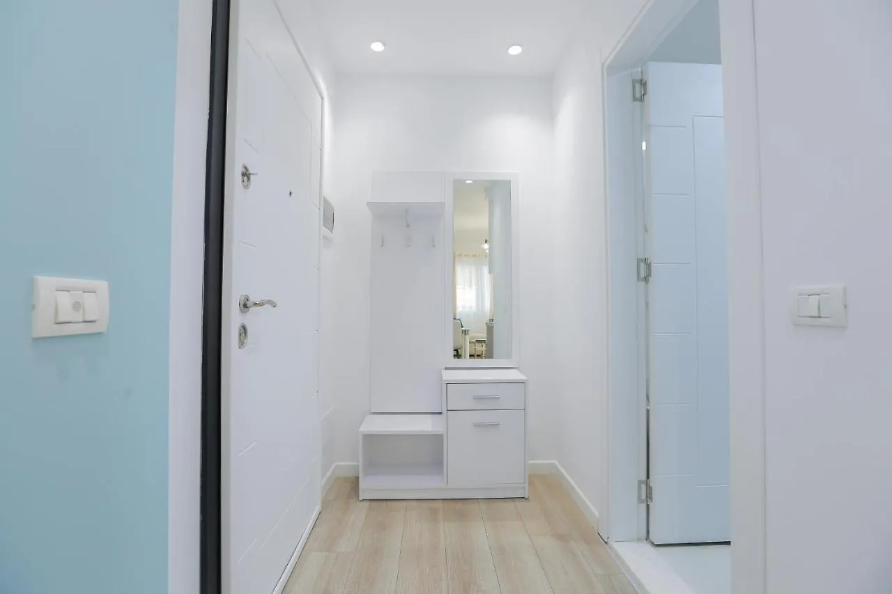 Miku Apartment - Dreamy Apartment At Wilson Square 티라나 알바니아
